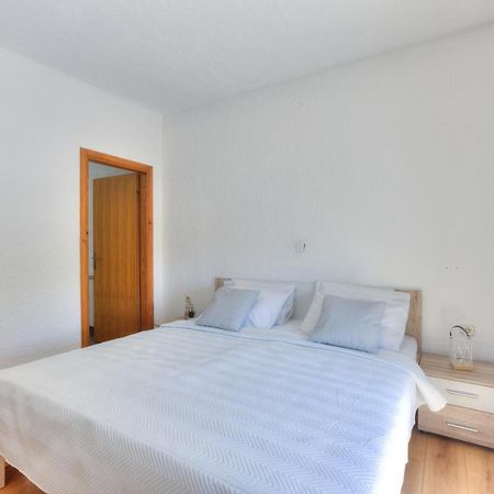 סנג' Apartments Kristijan מראה חיצוני תמונה