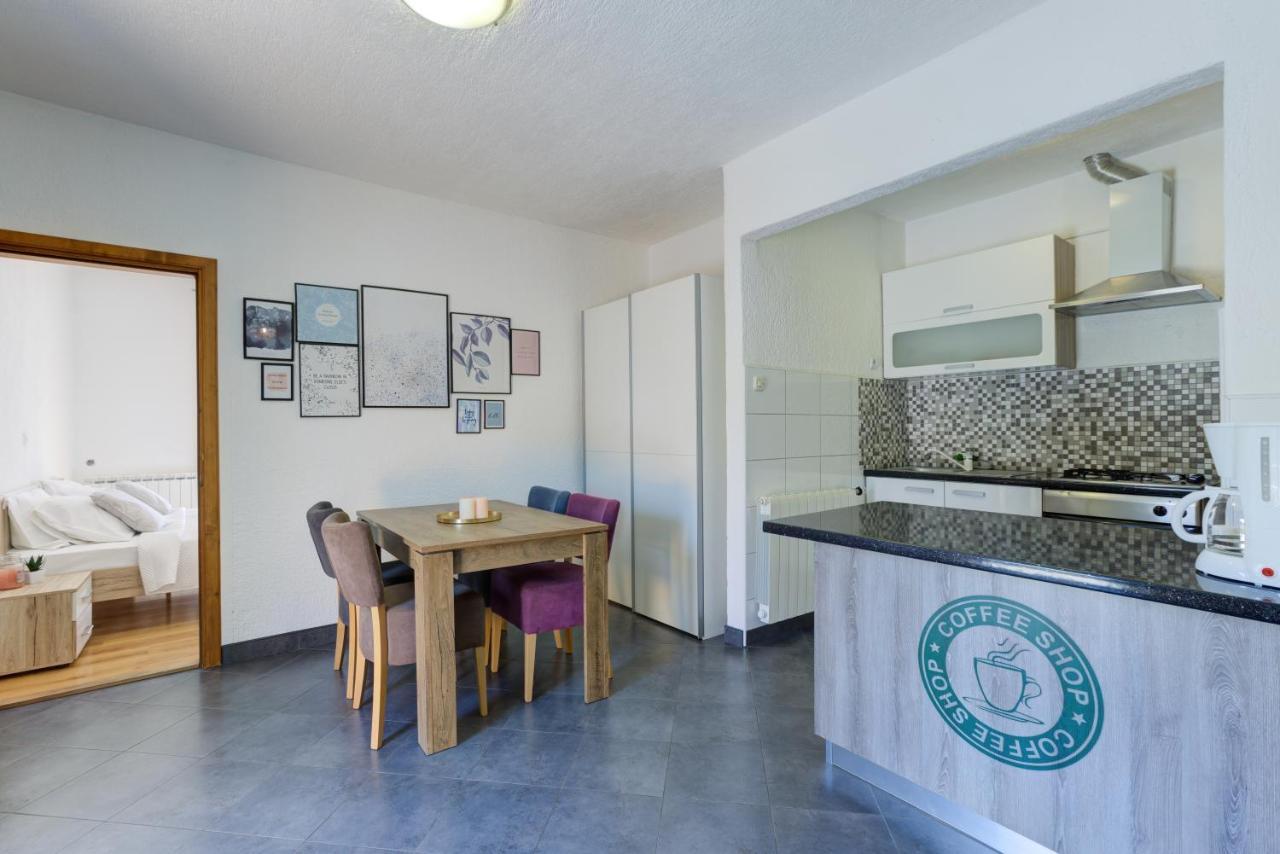 סנג' Apartments Kristijan מראה חיצוני תמונה