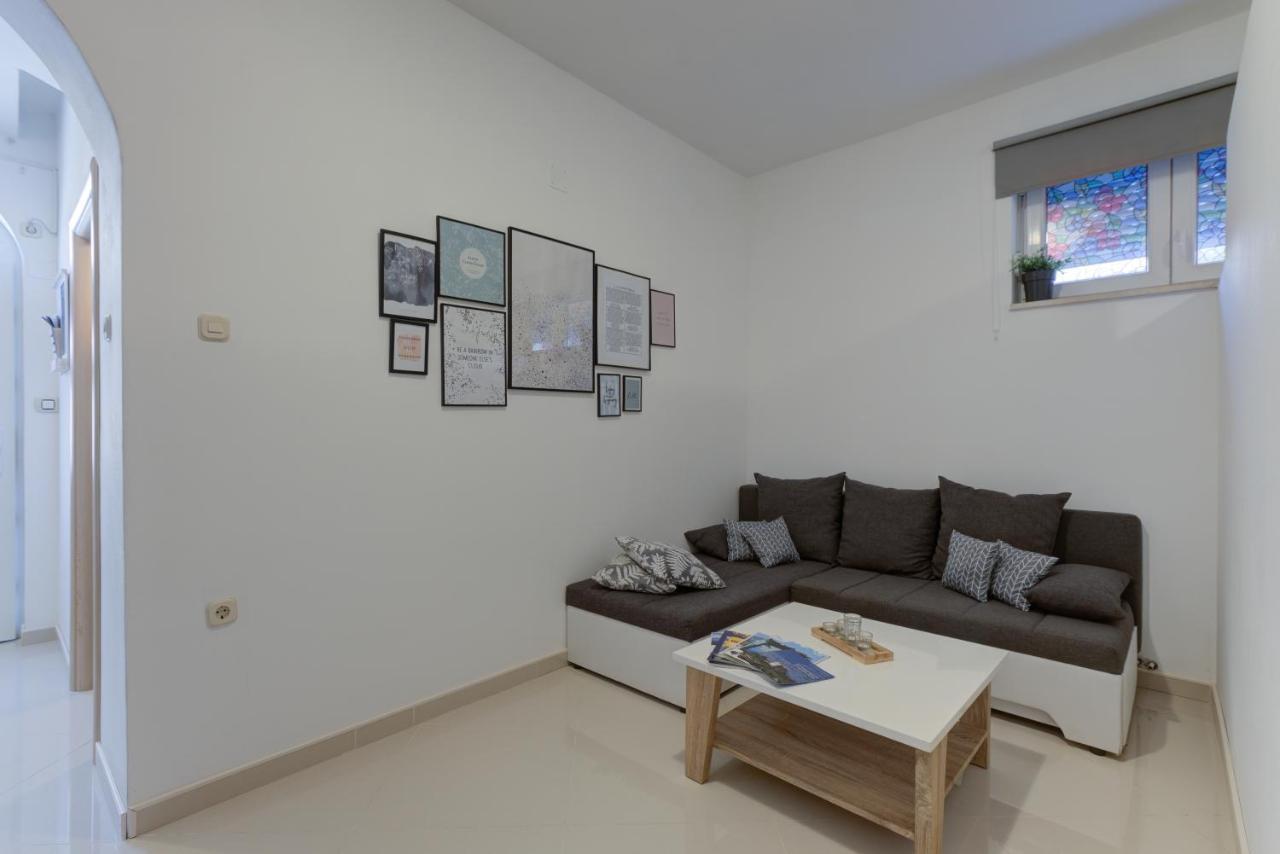 סנג' Apartments Kristijan מראה חיצוני תמונה