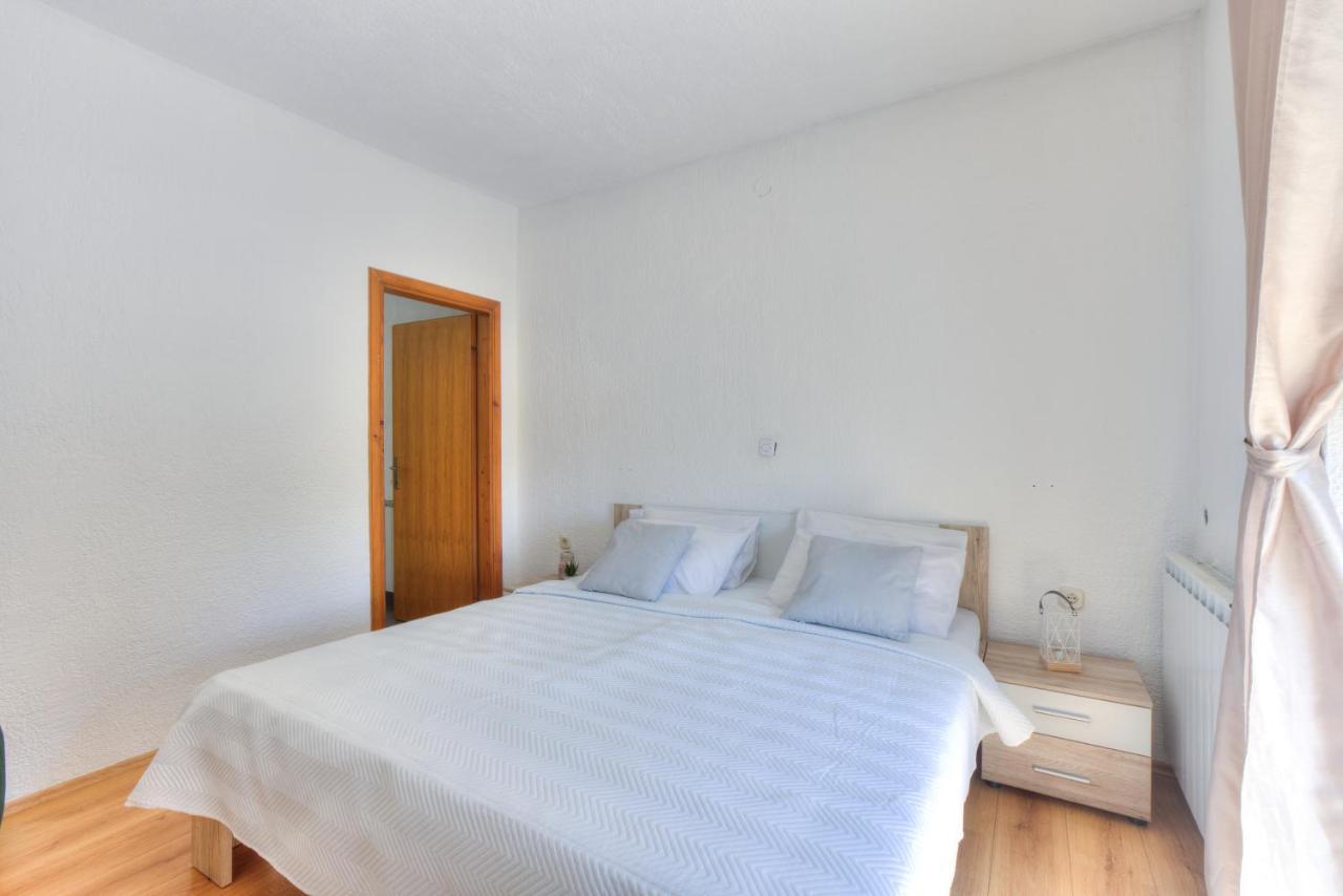 סנג' Apartments Kristijan מראה חיצוני תמונה
