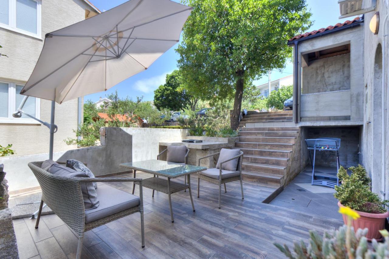 סנג' Apartments Kristijan מראה חיצוני תמונה