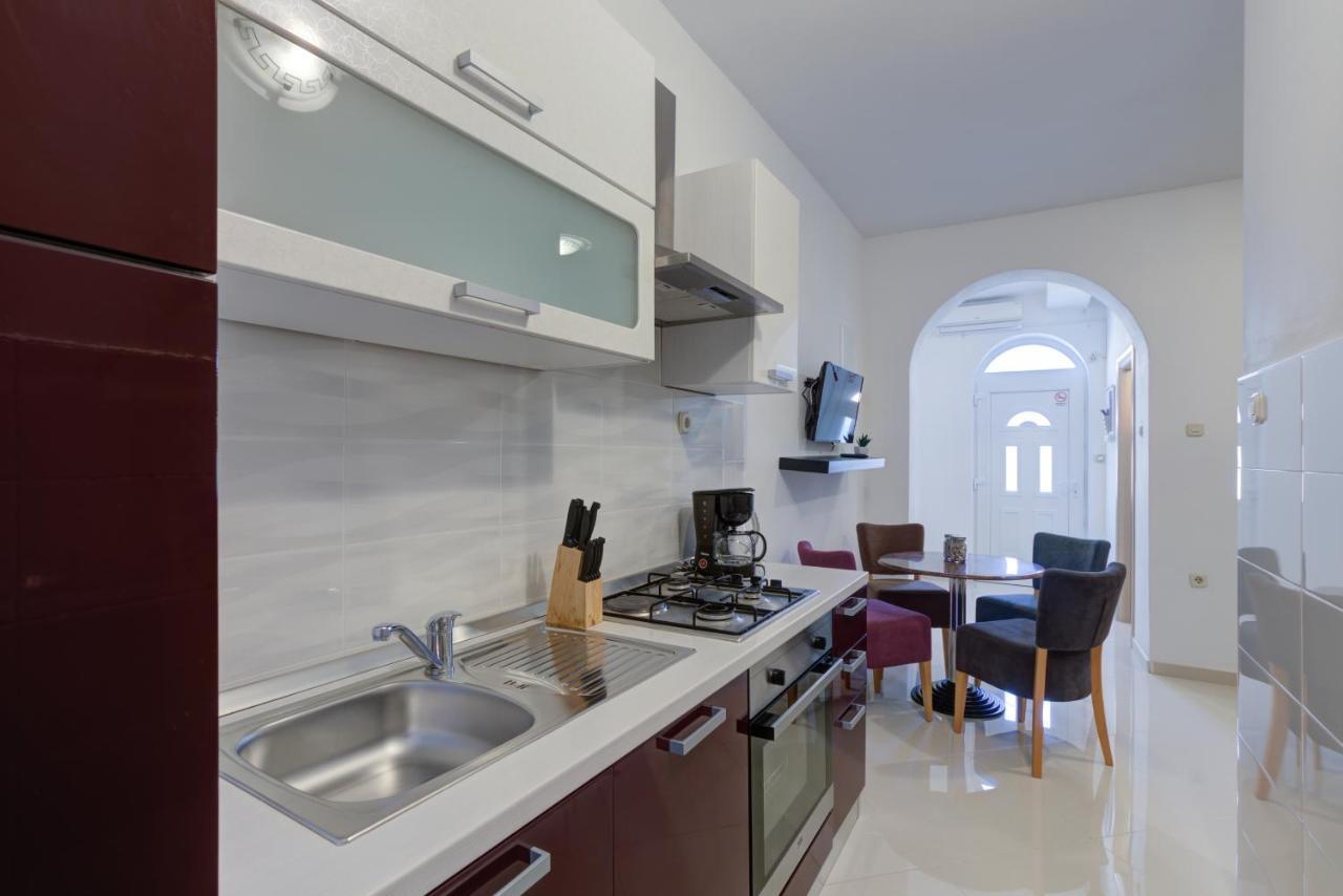 סנג' Apartments Kristijan מראה חיצוני תמונה